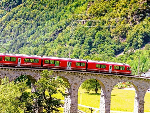 Szwajcaria - Czerwony Pociąg - Mediolan